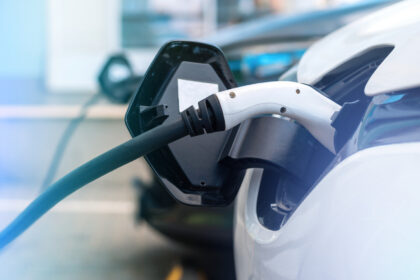 Bornes de recharge en entreprise : obligations légales et avantages RH en 2026